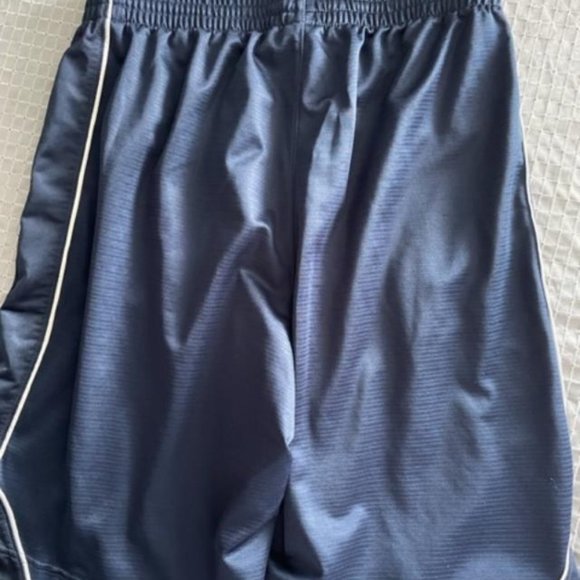 Nike basketball shorts size M - Picture 2 of 3